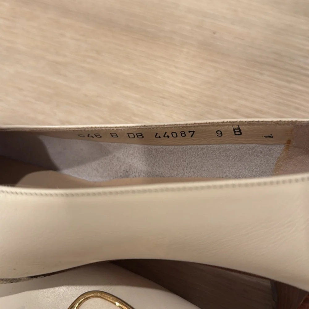 🤍Vintage Salvatore Ferragamo Block Heels🤍 - Picture 6 of 6